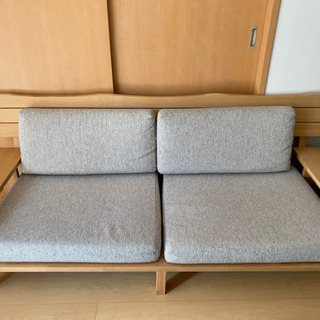 中古　木製　三人掛けソファ