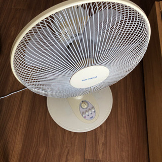 テスクライトと扇風機を譲りします。の画像