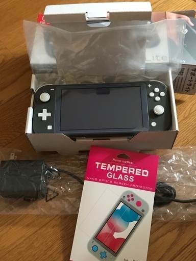 任天堂スイッチライト　Switch lite 中古品　フィルム付き