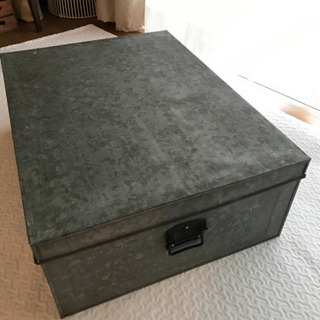 ブリキ収納ケース　レトロ缶　収納ボックス
