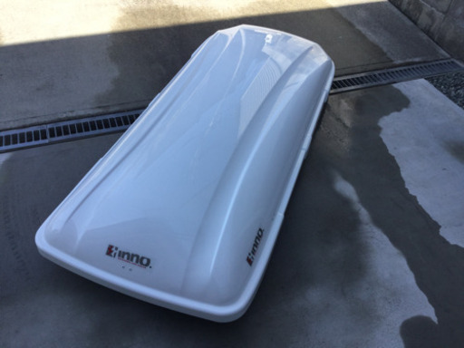 INNOエアロベースバー(プリウスα用)、ルーフボックスBR56WH