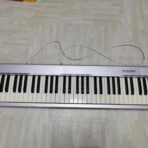 【ジャンク扱い】USBケーブル付きMIDIキーボード