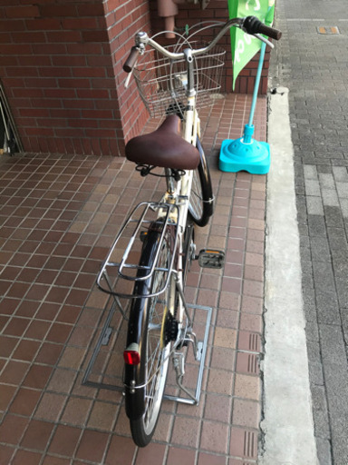 26インチ　外装6段変速　ledオートライト　さびにくいステンレスかご付き　アイボリー