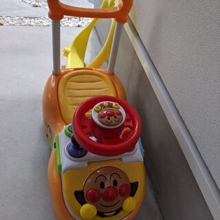 あんぱんまんカー　音がならない以外は美品です