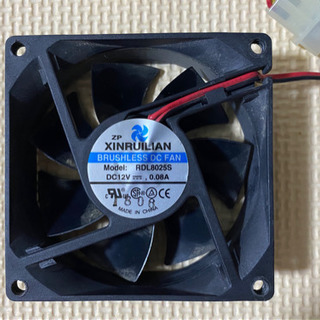 低速ファン　80mm x 80mm x 25mm 2000rpm