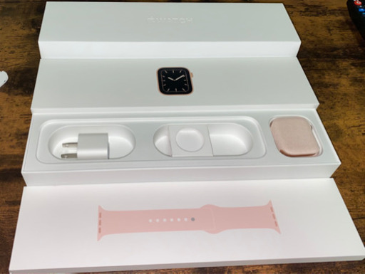Apple Watch series5 44mm ゴールドアルミニウム  GPSモデル ②
