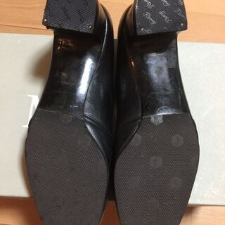 CHANEL　ブラックレザーパンプスの画像