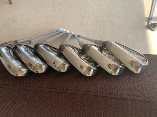 テーラーメイド　6本アイアンセット　ウェッジ2本、UT ゴルフバック付き