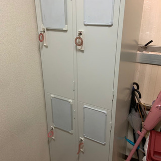 4人用鍵付きロッカー