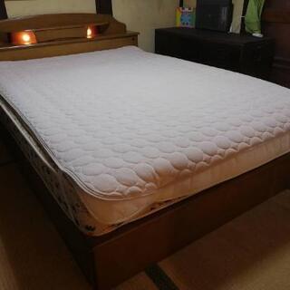 収納付きダブルベッド　敷布団込み
