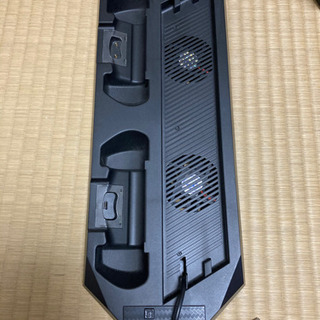 PS4 Pro スタンド 充電器スタンド付きの画像