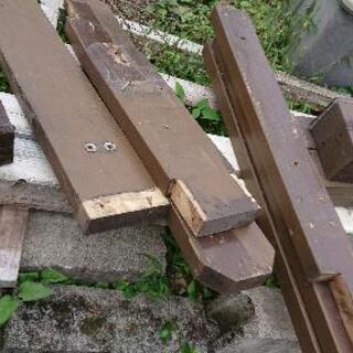 ウッドデッキの残り木材の画像