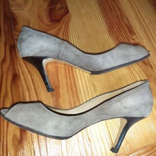 PELLICO  ベージュパンプス　中古品の画像
