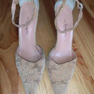 銀座かねまつ　ベージュベルトパンプス　中古品