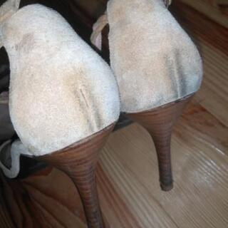 銀座かねまつ　ベージュベルトパンプス　中古品の画像