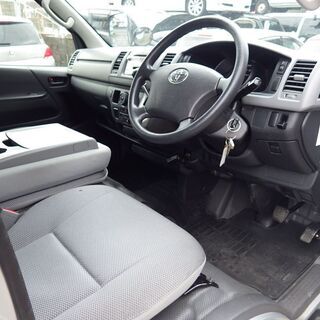 レジアスエースバン　KDH201V の画像