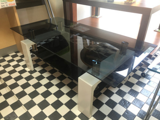 【リサイクルサービス八光　田上店　配達・設置OK】ブラック　強化ガラス　ローテーブル