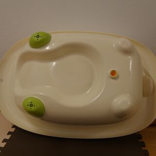 赤ちゃんのお風呂セット　コンビのベビーバス　＋　ピジョンの湯温計の画像