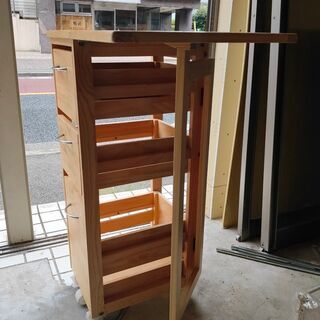 【急ぎ】テーブル付き収納の画像