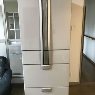 家庭用冷凍冷蔵庫 ▼SHARP製 ▼外形寸法：70×65×180cm