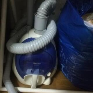 炊飯器と紙パック掃除機