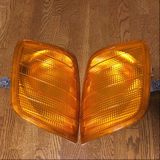 ☆きれいです。ベンツW124 コーナーランプ純正 オレンジ左右