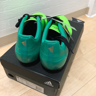 adidas agionサッカースパイクの画像