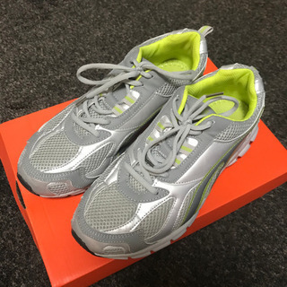 【無料】スポーツ用シューズ