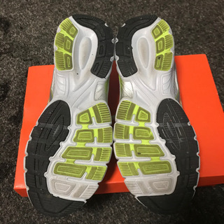 【無料】スポーツ用シューズの画像