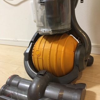 dyson dc24 ダイソン 縦型サイクロン掃除機の画像