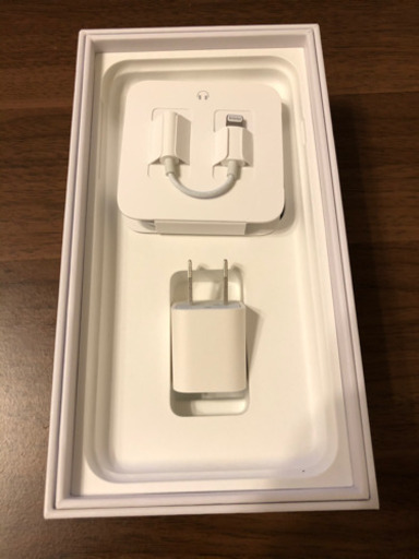 美品　iPhone 8 Plus Silver 256 GB SIMフリー