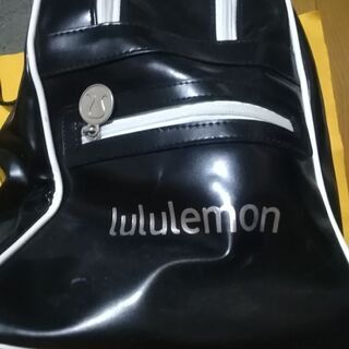 ルルレモン(LuLuLuemon)　ボストンバッグ　黒　定価約3万調べ　1度使用キズ汚れ無し　の画像