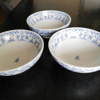 和食器三個さしあげます