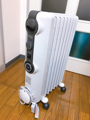 【お取引者決定】デロンギ　DeLonghi HJ0812　オイルヒーター サーマルカットフィン8枚 【8~10畳用】