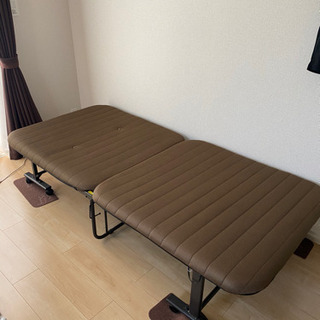折りたたみ式ベッド　シングルサイズの画像