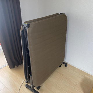 折りたたみ式ベッド　シングルサイズの画像
