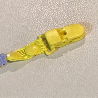 おしゃぶり・おもちゃホルダー　黄色の画像