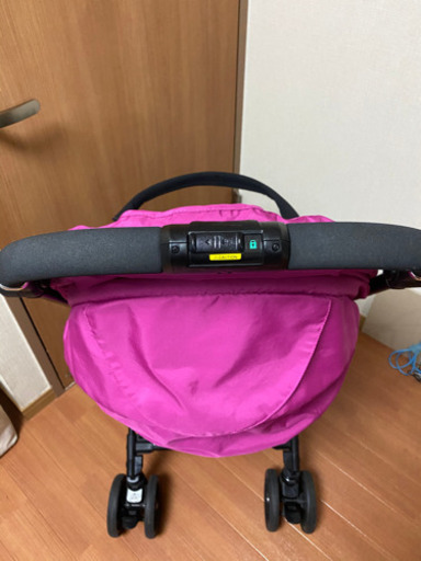 コンビ ベビーカー スゴカル 4キャス compact