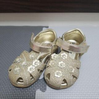 キッズサンダルの画像