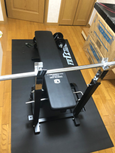 ベンチプレス（70㎏）、吸収マット、バーベル