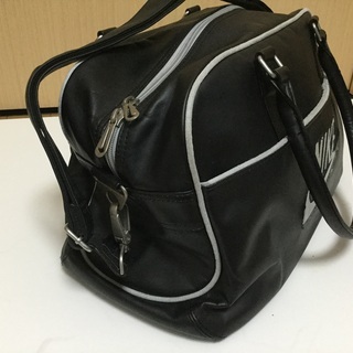 NIKEのスポーツバッグの画像