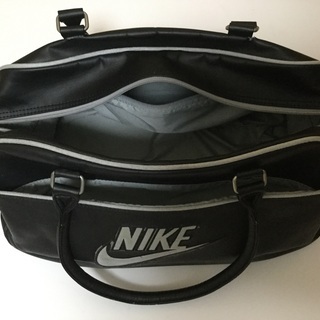 NIKEのスポーツバッグの画像