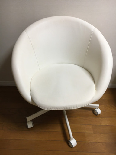 IKEA デスクチェア　スケルーヴスタ　ホワイト