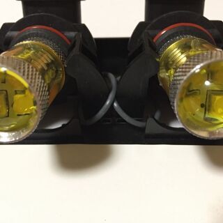 LED HB4 イエローバルブ 点灯確認済みの画像