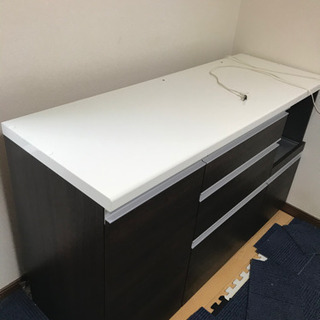 食器棚　受渡し予定者きまりました