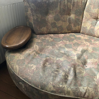 ソファー　3人がけ　肘掛けつきの画像