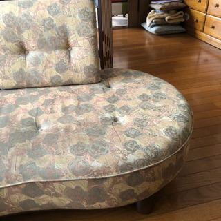 ソファー　3人がけ　肘掛けつきの画像