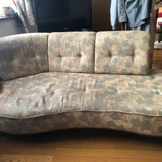 ソファー　3人がけ　肘掛けつき