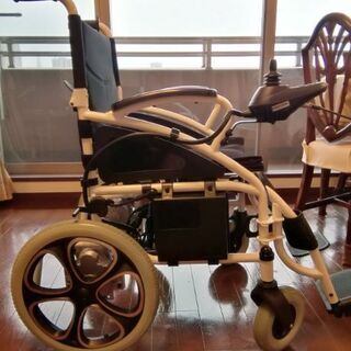 電動車椅子　新古品　黒　ノーパンクタイヤ　23区内無料お届け　近...