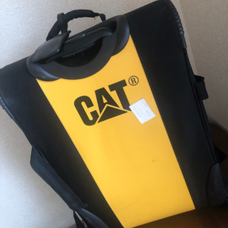 catipillar のスーツケースの画像
